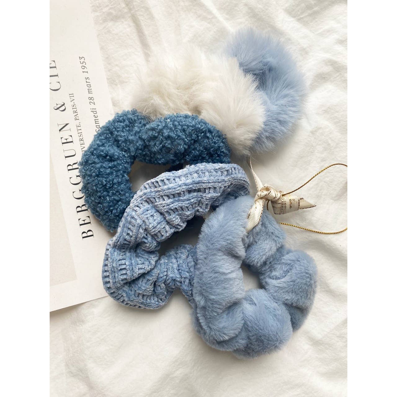 VELVET SOFT SCRUNCHIES SET - GABI