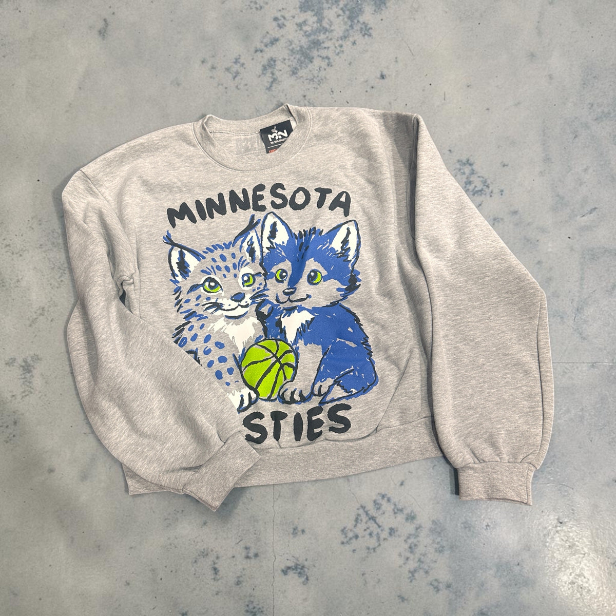 Minnesota Besties - Women's Crewneck Sweatshirt
