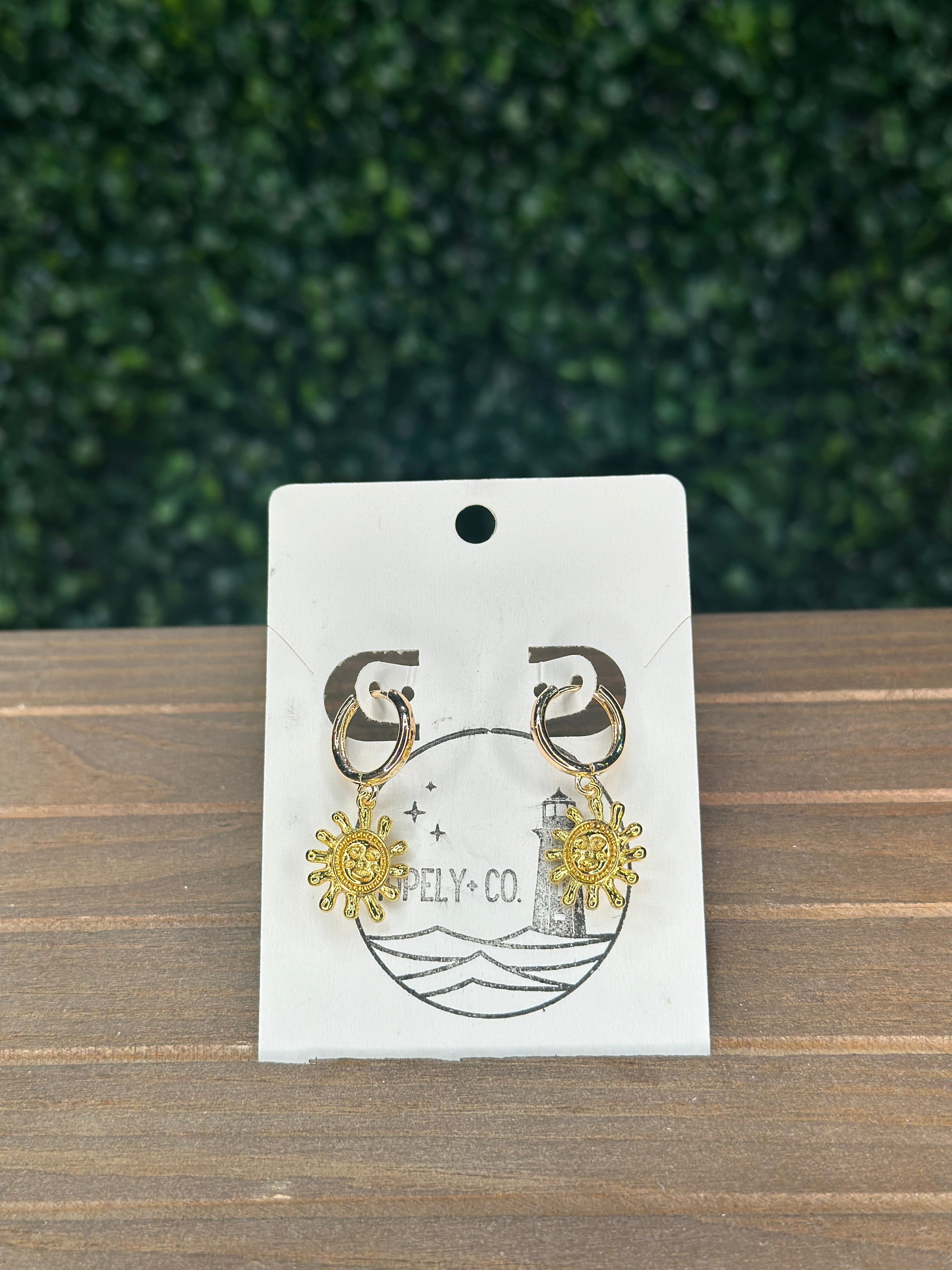 Hopely + Co - Huggie Hoops