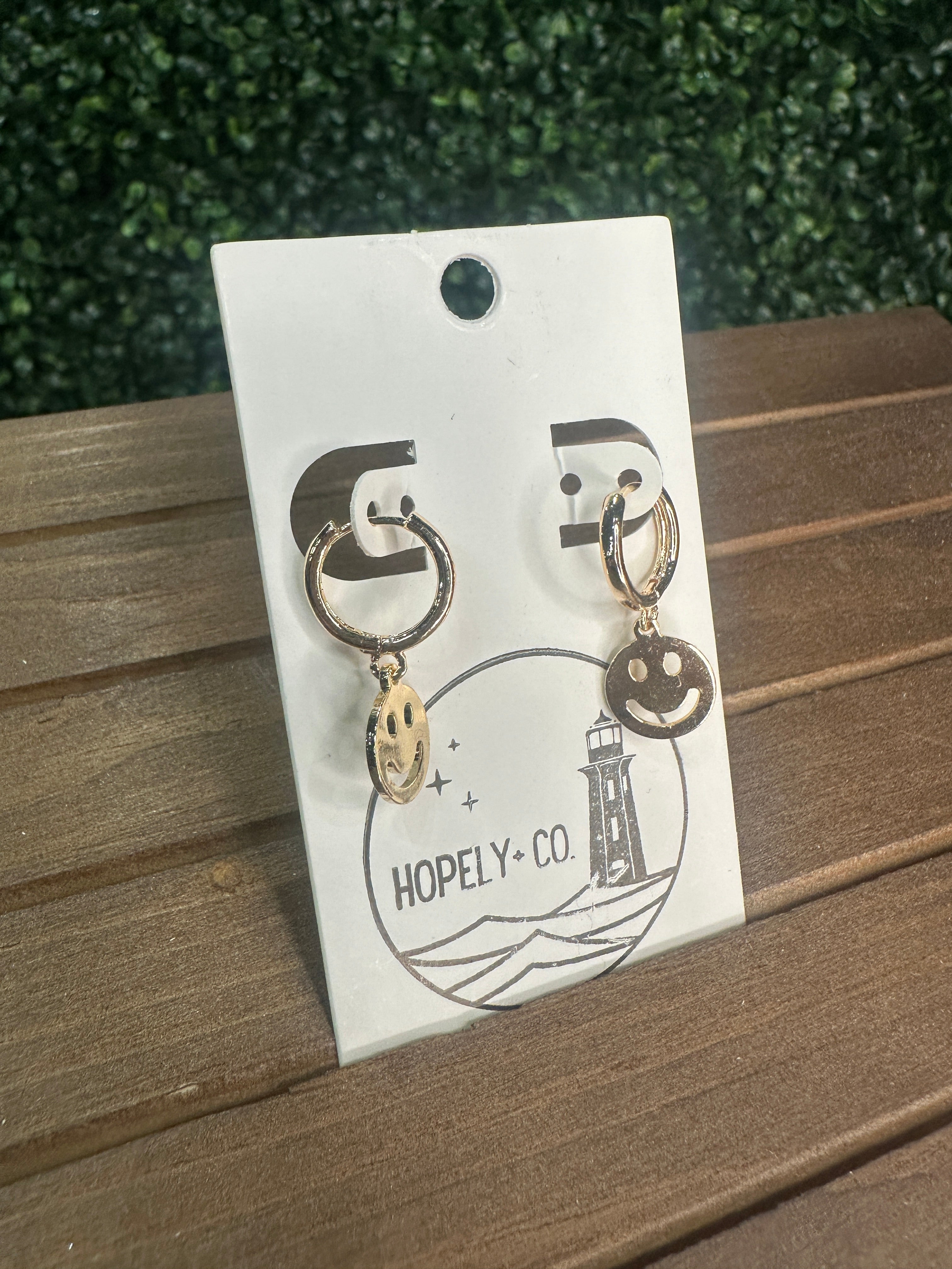 Hopely + Co - Huggie Hoops