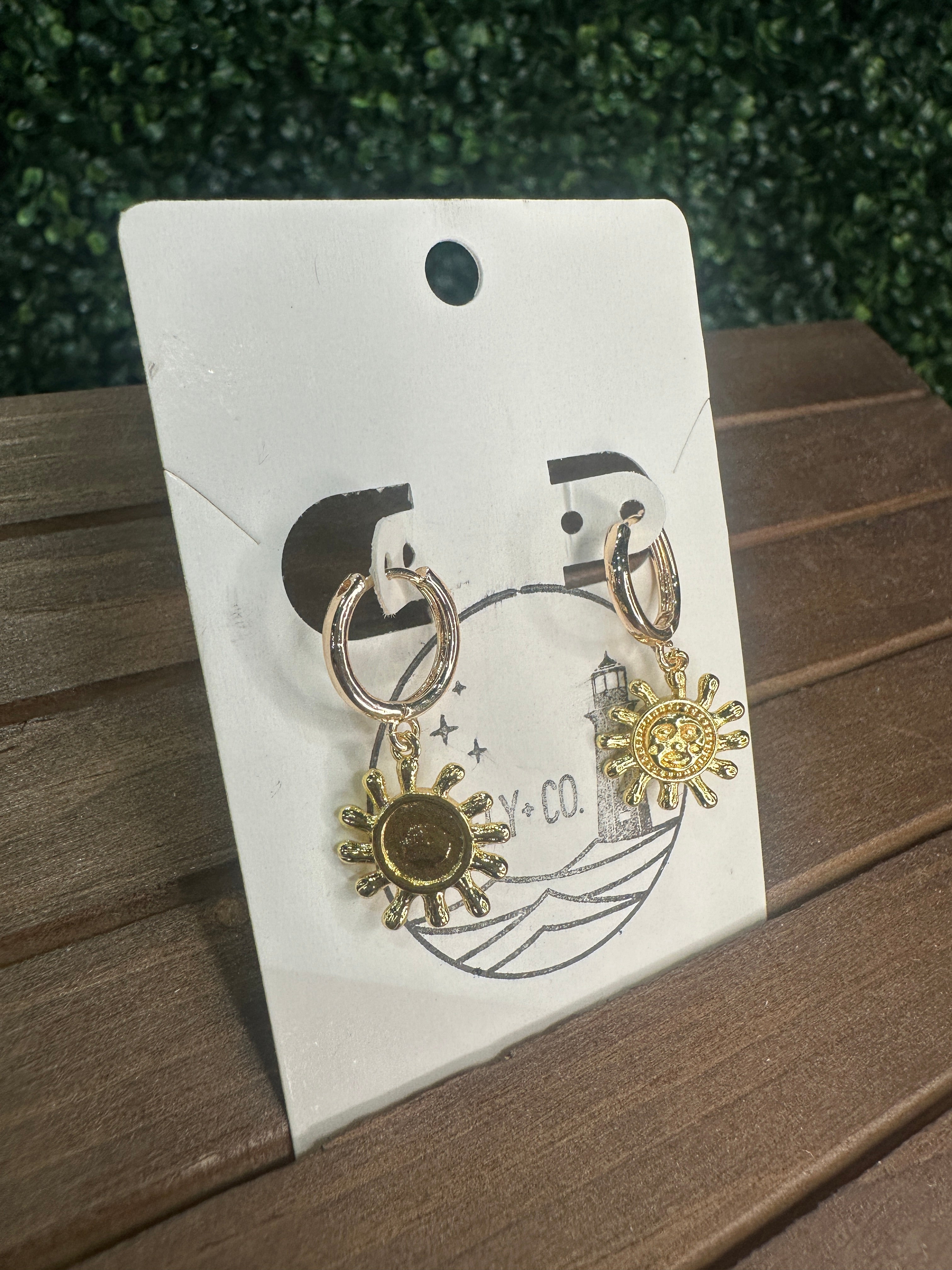 Hopely + Co - Huggie Hoops