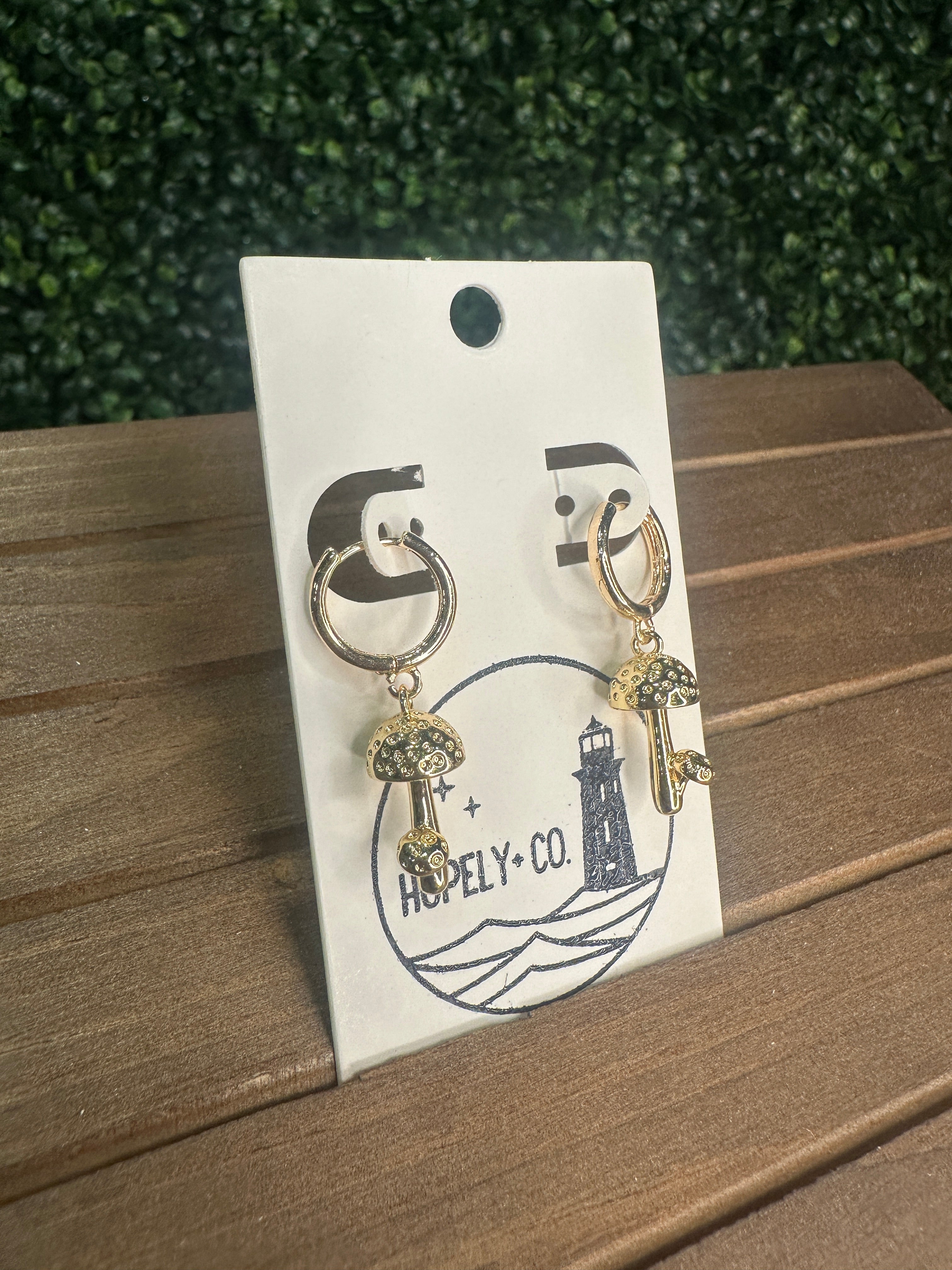 Hopely + Co - Huggie Hoops