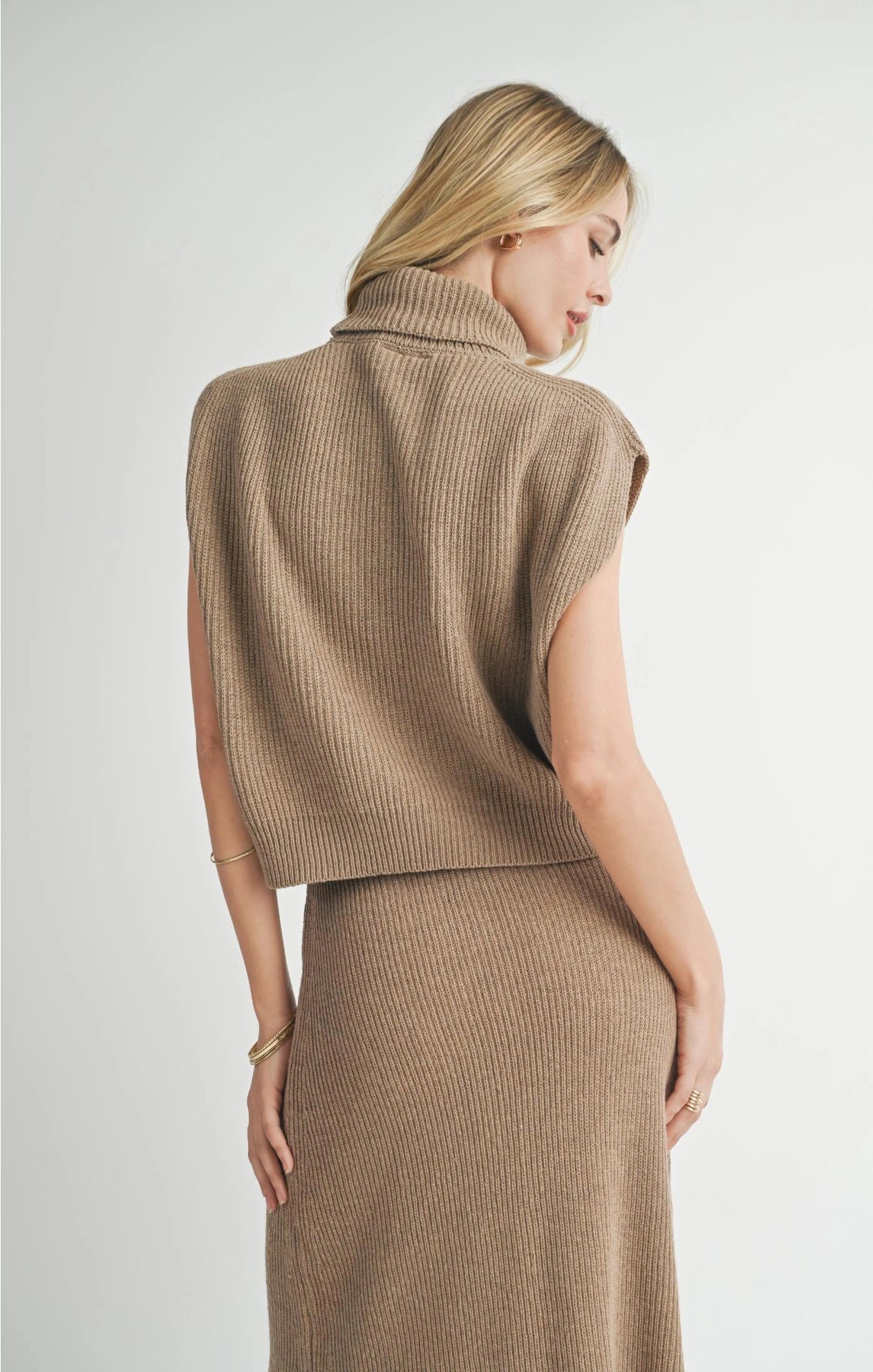 Crosby Ribbed Turtleneck
