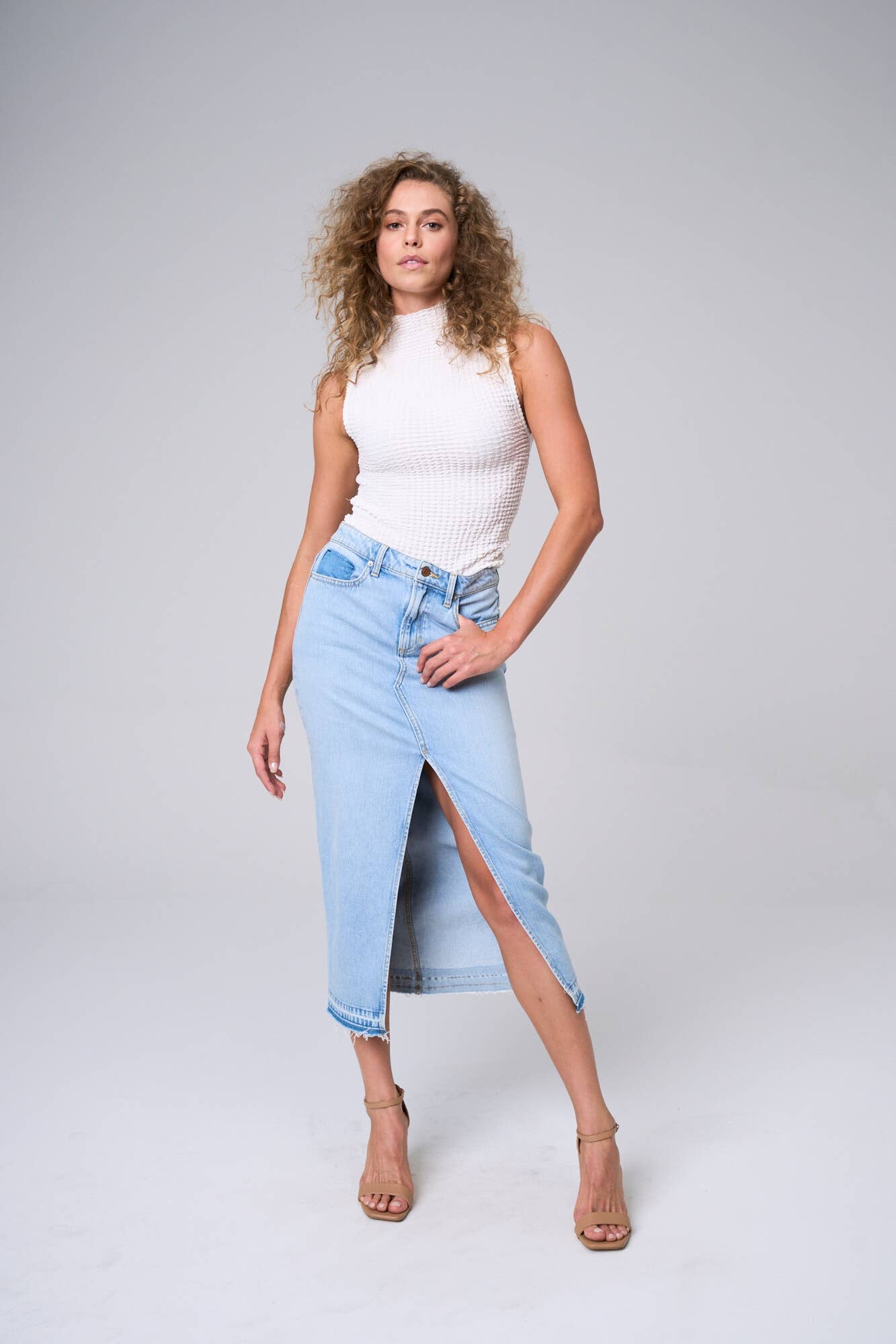 MAXI SKIRT W/FRONT SLIT & FRAYED HEM IN LIGHT