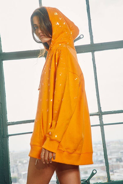 Casual wear with a sparkly edge: Orange